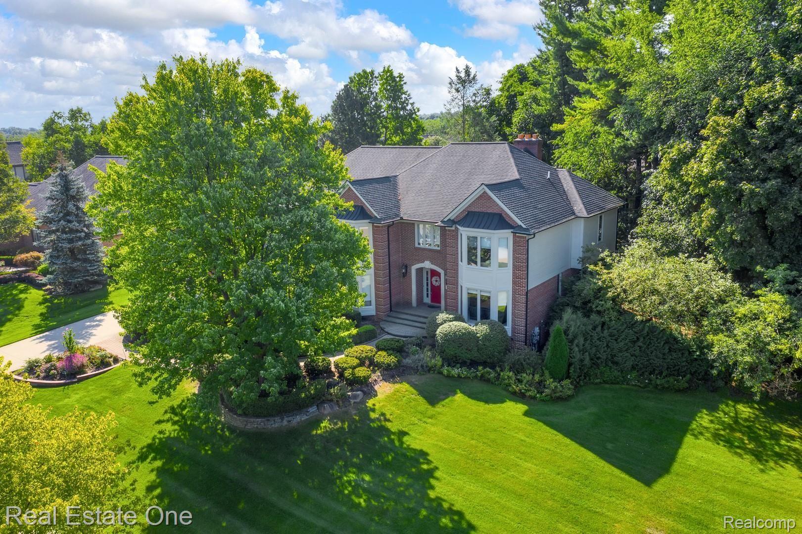 1138 Ridgeway Drive Rochester, MI 48307 - Photo 56 of 65 DJI_0593.jpg