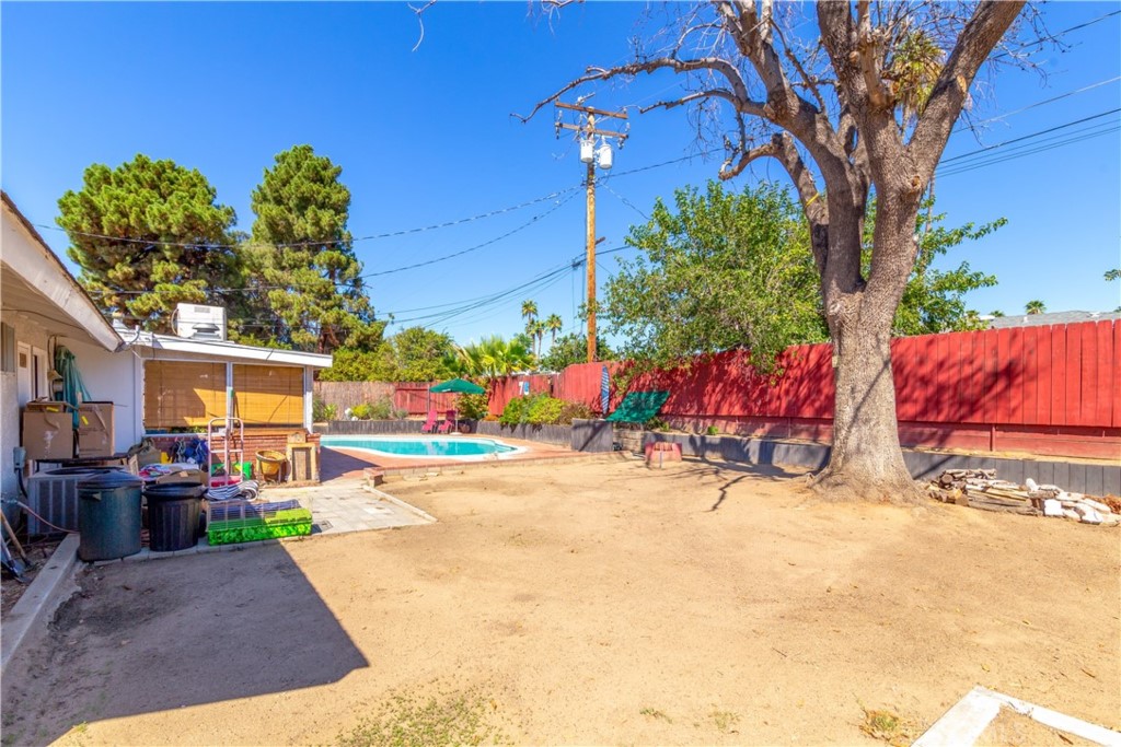 41320 Linda Vista Court Hemet, CA 92544 - Photo 30 of 31 a view of street with sitting area