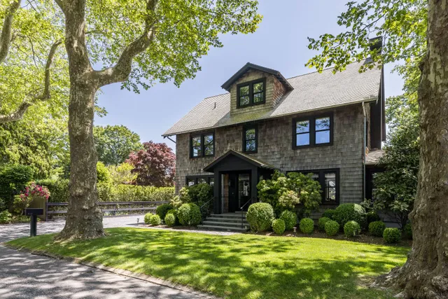 $5,750,000 | 103 Mill Hill Lane, East Hampton, NY 11937