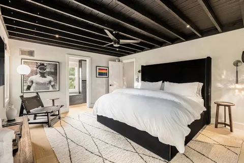 $5,750,000 | 103 Mill Hill Lane, East Hampton, NY 11937