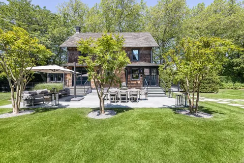 $5,750,000 | 103 Mill Hill Lane, East Hampton, NY 11937
