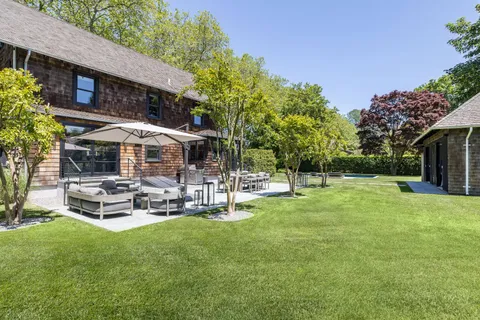 $5,750,000 | 103 Mill Hill Lane, East Hampton, NY 11937