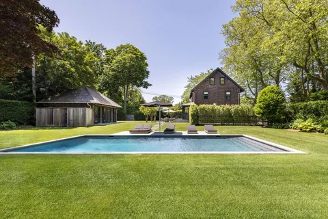 $5,750,000 | 103 Mill Hill Lane, East Hampton, NY 11937