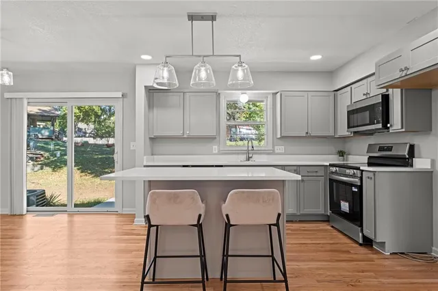 $335,000 | 7401 North Central Street, Kansas City, MO 64118