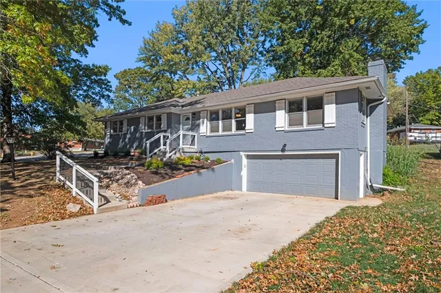 $335,000 | 7401 North Central Street, Kansas City, MO 64118