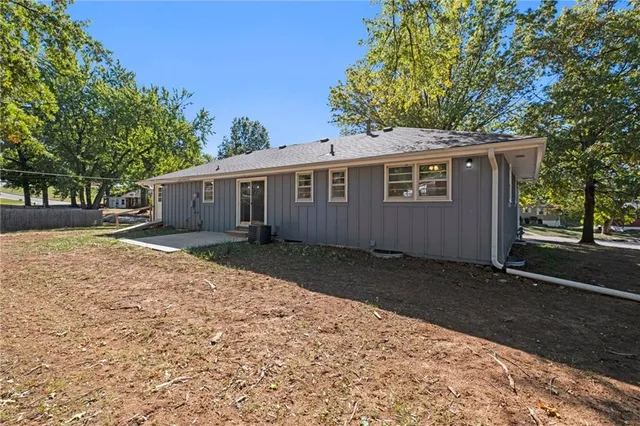 $335,000 | 7401 North Central Street, Kansas City, MO 64118