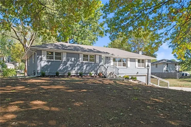 $335,000 | 7401 North Central Street, Kansas City, MO 64118