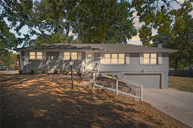 $335,000 | 7401 North Central Street, Kansas City, MO 64118