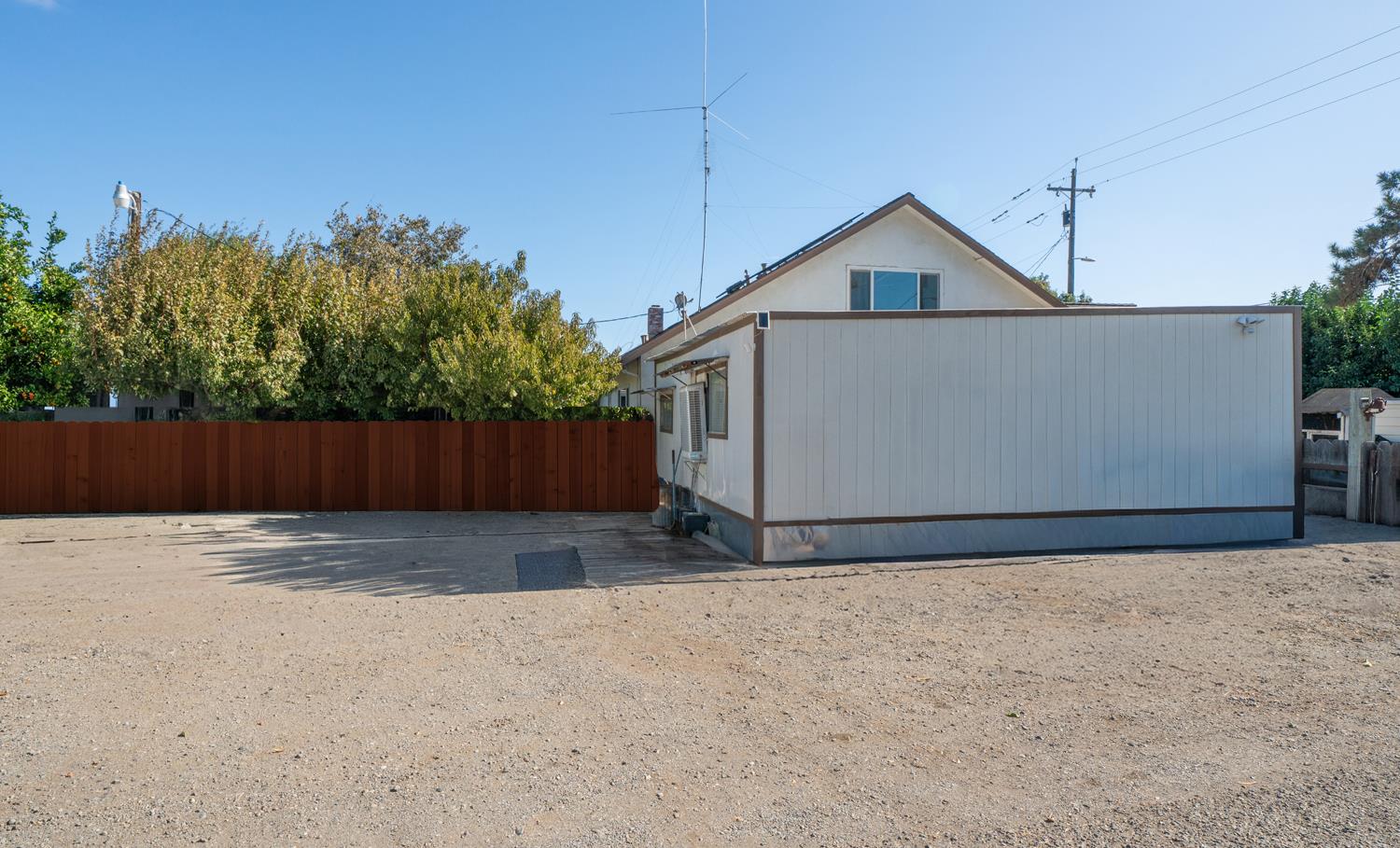 20058 Cardoza Road Los Banos, CA 93635 - Photo 25 of 30 a view of backyard of house