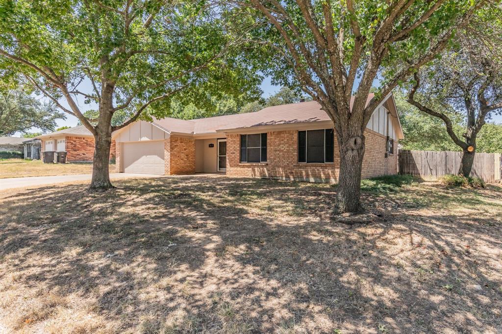 1517 Raintree Lane Cleburne, TX 76033 - Photo 2 of 31 Gallery Image 2