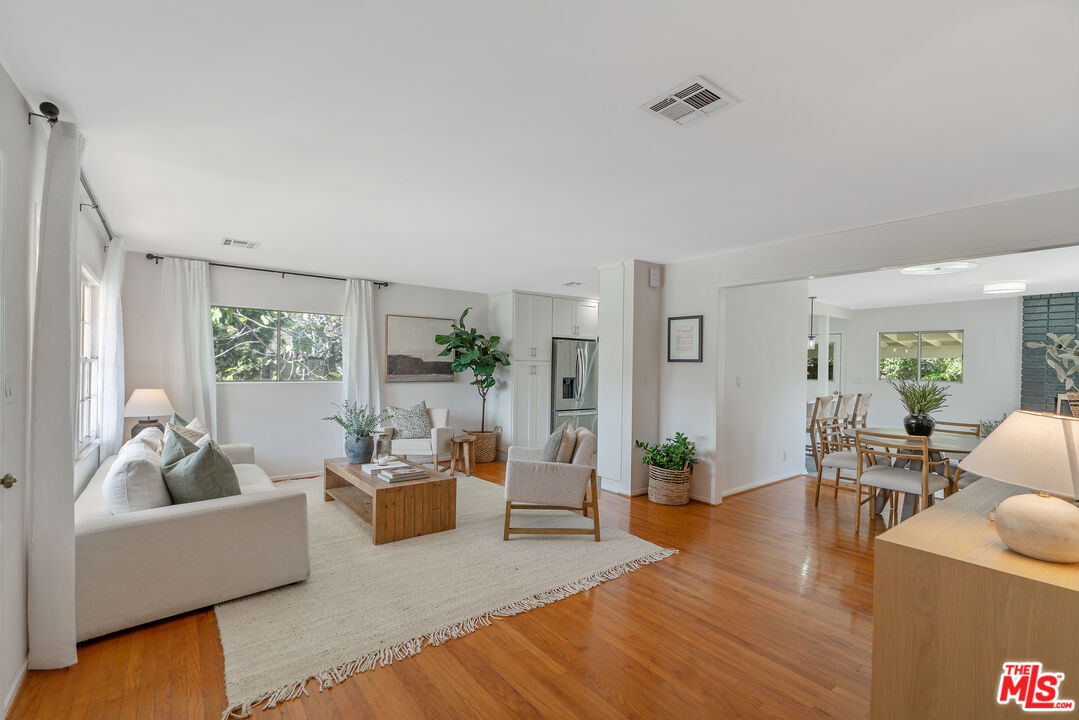 19427 Lemay Street Reseda, CA 91335 - Photo 3 of 28