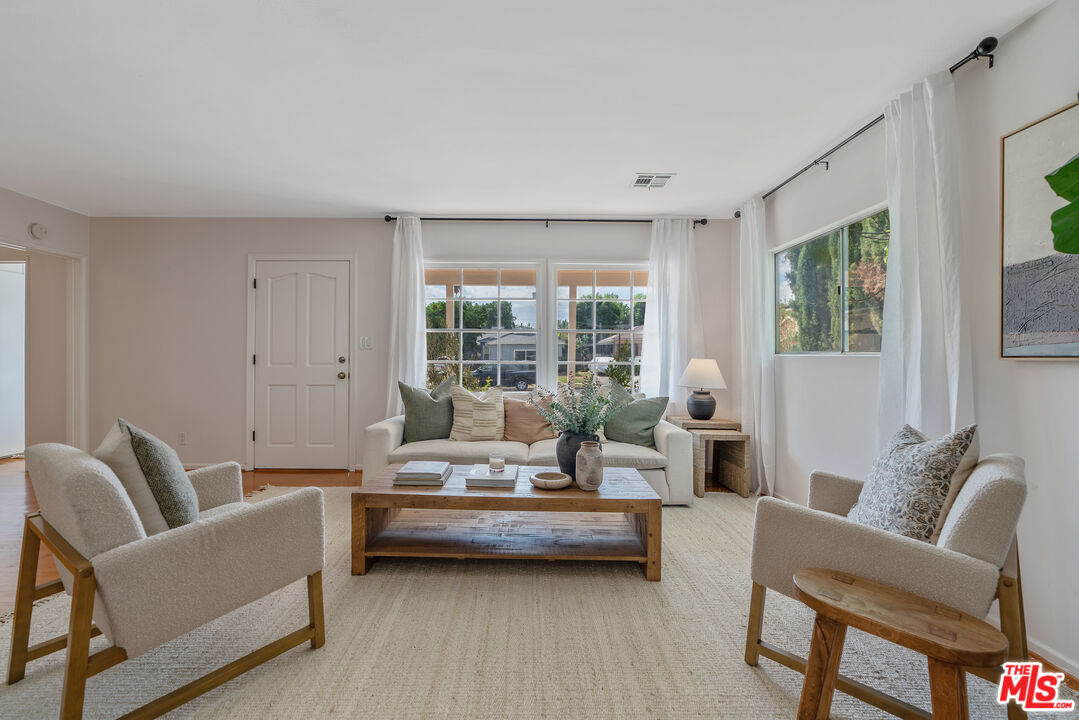 19427 Lemay Street Reseda, CA 91335 - Photo 6 of 28