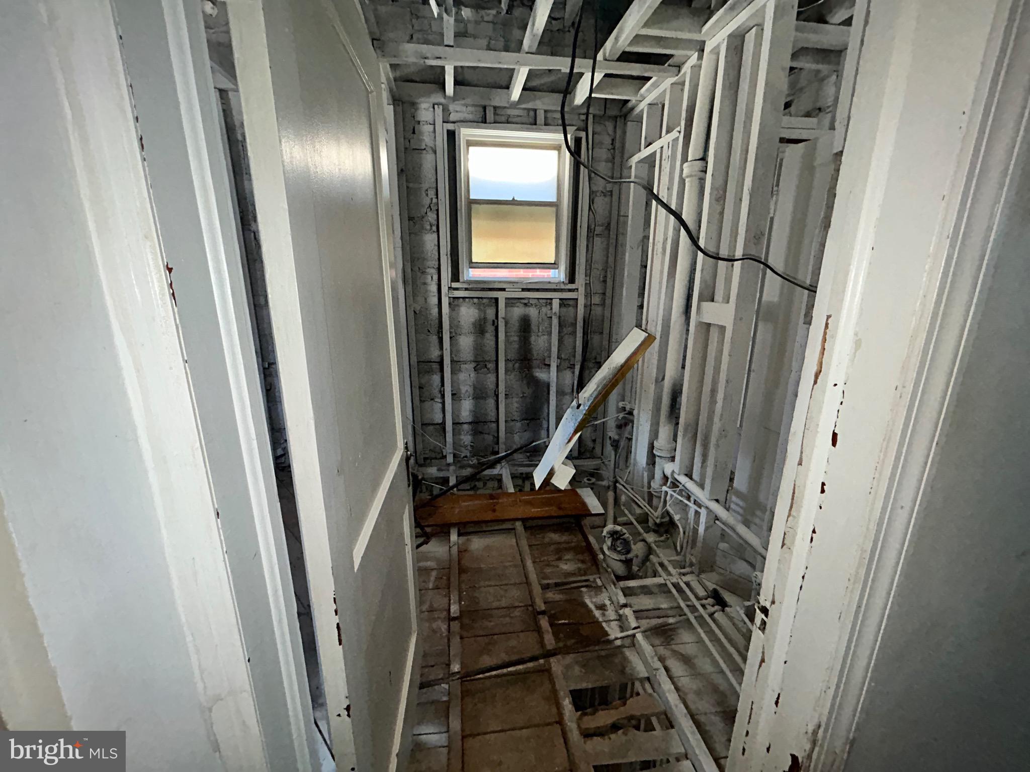 916 Calwell Road Baltimore, MD 21229 - Photo 14 of 15