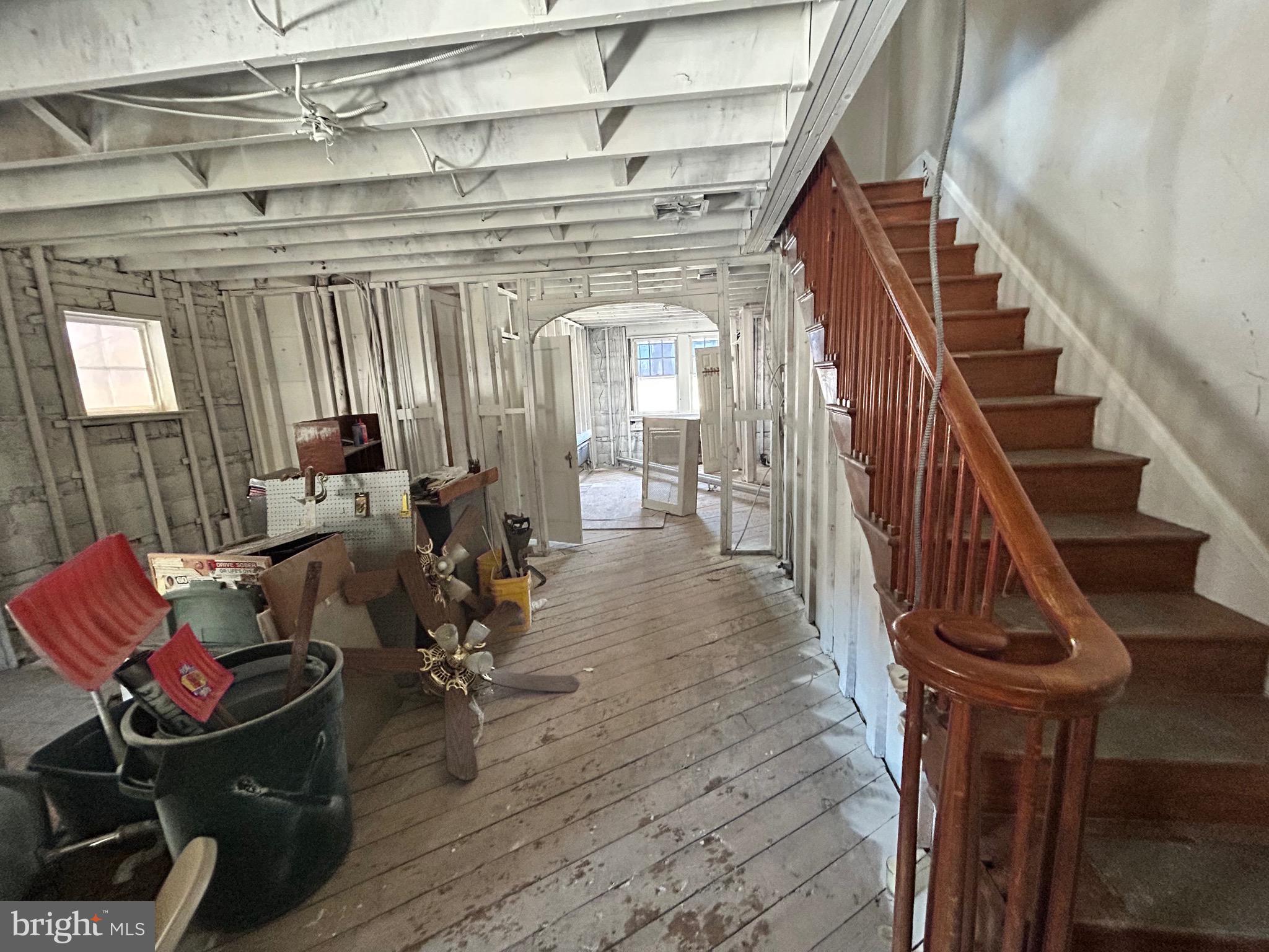 916 Calwell Road Baltimore, MD 21229 - Photo 2 of 15