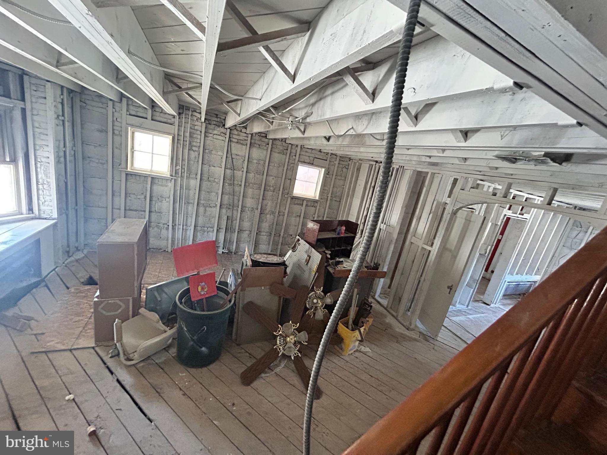 916 Calwell Road Baltimore, MD 21229 - Photo 3 of 15