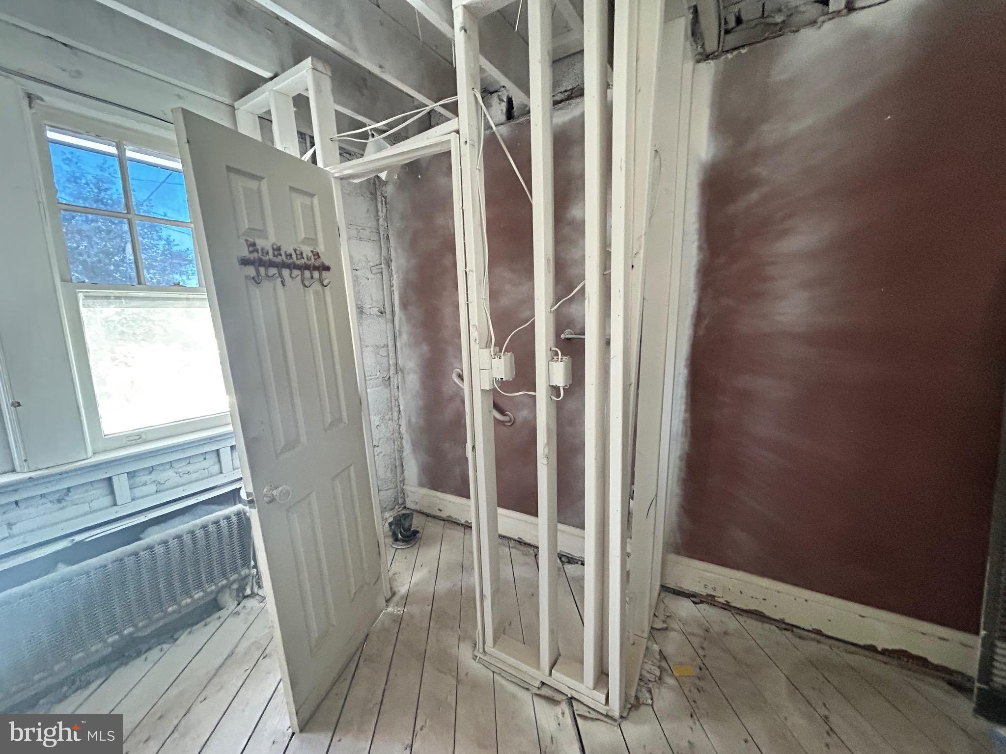 916 Calwell Road Baltimore, MD 21229 - Photo 6 of 15