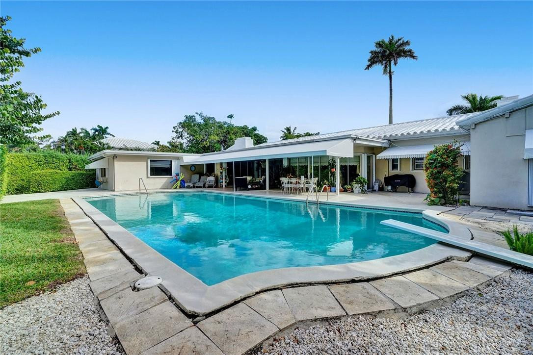 393 Centre Island North Miami Beach, FL 33160 - Photo 31 of 51 Photo 31