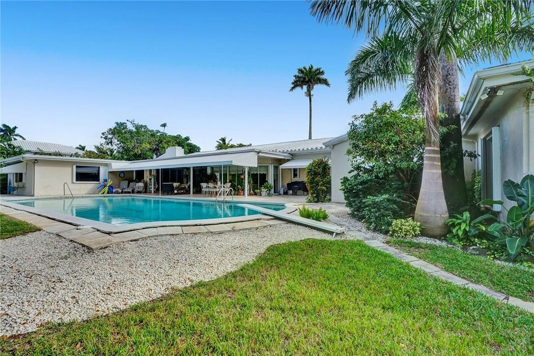 393 Centre Island North Miami Beach, FL 33160 - Photo 32 of 51 Photo 32