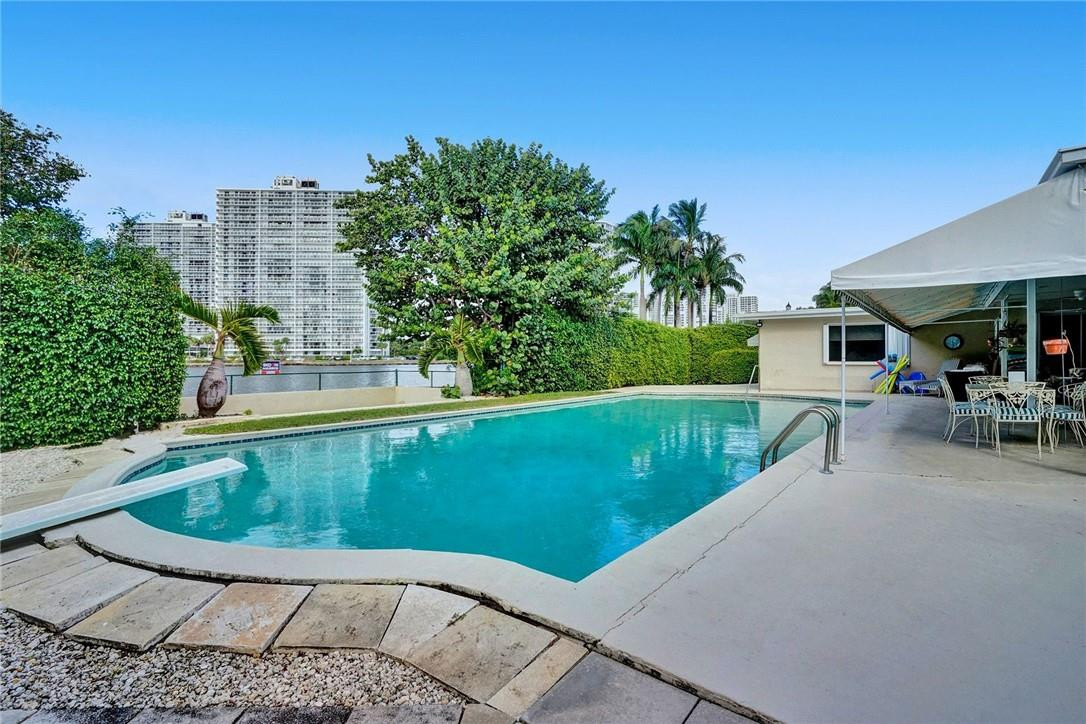 393 Centre Island North Miami Beach, FL 33160 - Photo 34 of 51 Photo 34