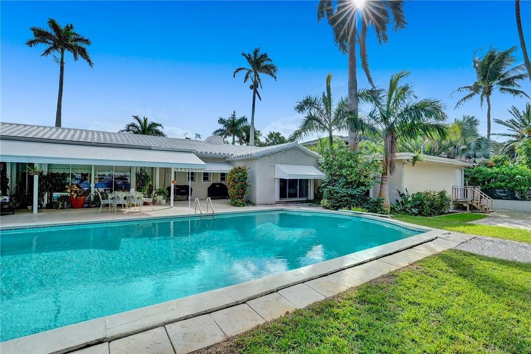 393 Centre Island North Miami Beach, FL 33160 - Photo 39 of 51 Photo 39