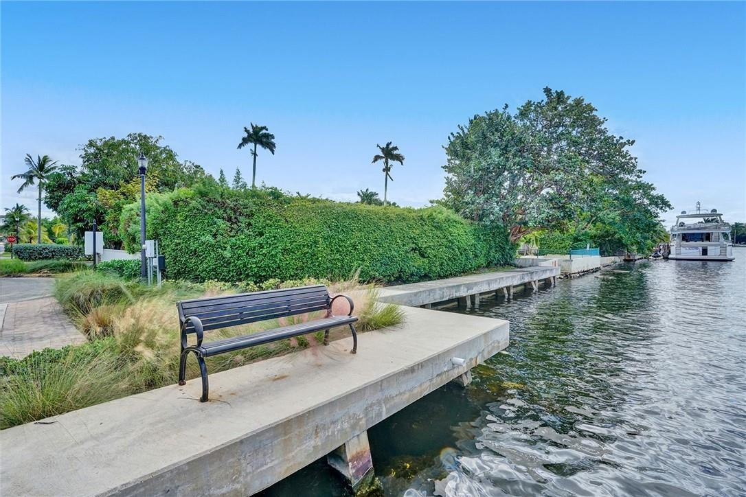 393 Centre Island North Miami Beach, FL 33160 - Photo 42 of 51 Photo 42