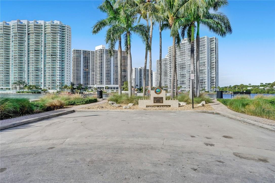 393 Centre Island North Miami Beach, FL 33160 - Photo 47 of 51 Photo 47