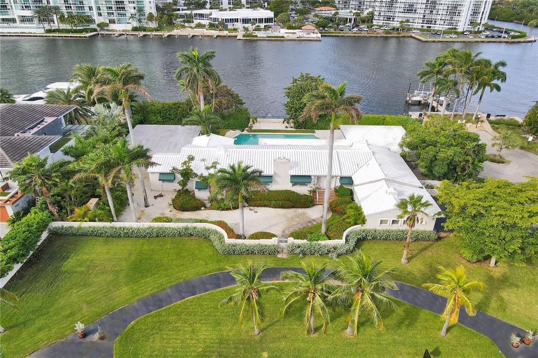 393 Centre Island North Miami Beach, FL 33160 - Photo 5 of 51 Photo 5