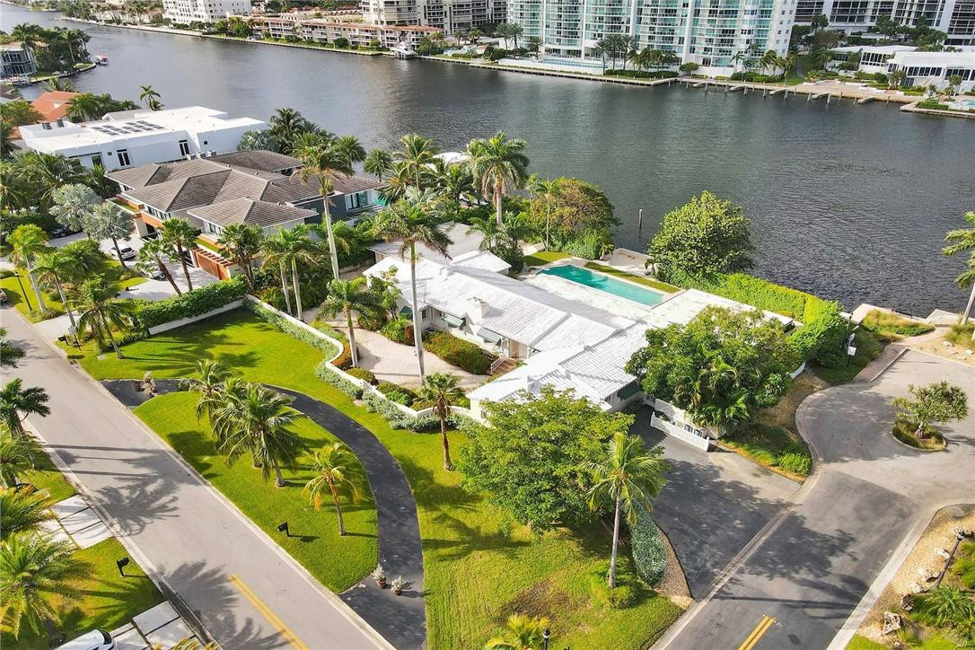 393 Centre Island North Miami Beach, FL 33160 - Photo 7 of 51 Photo 7