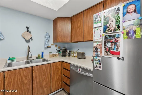 $199,900 | 63 Vista Rafael Parkway, Reno, NV 89503