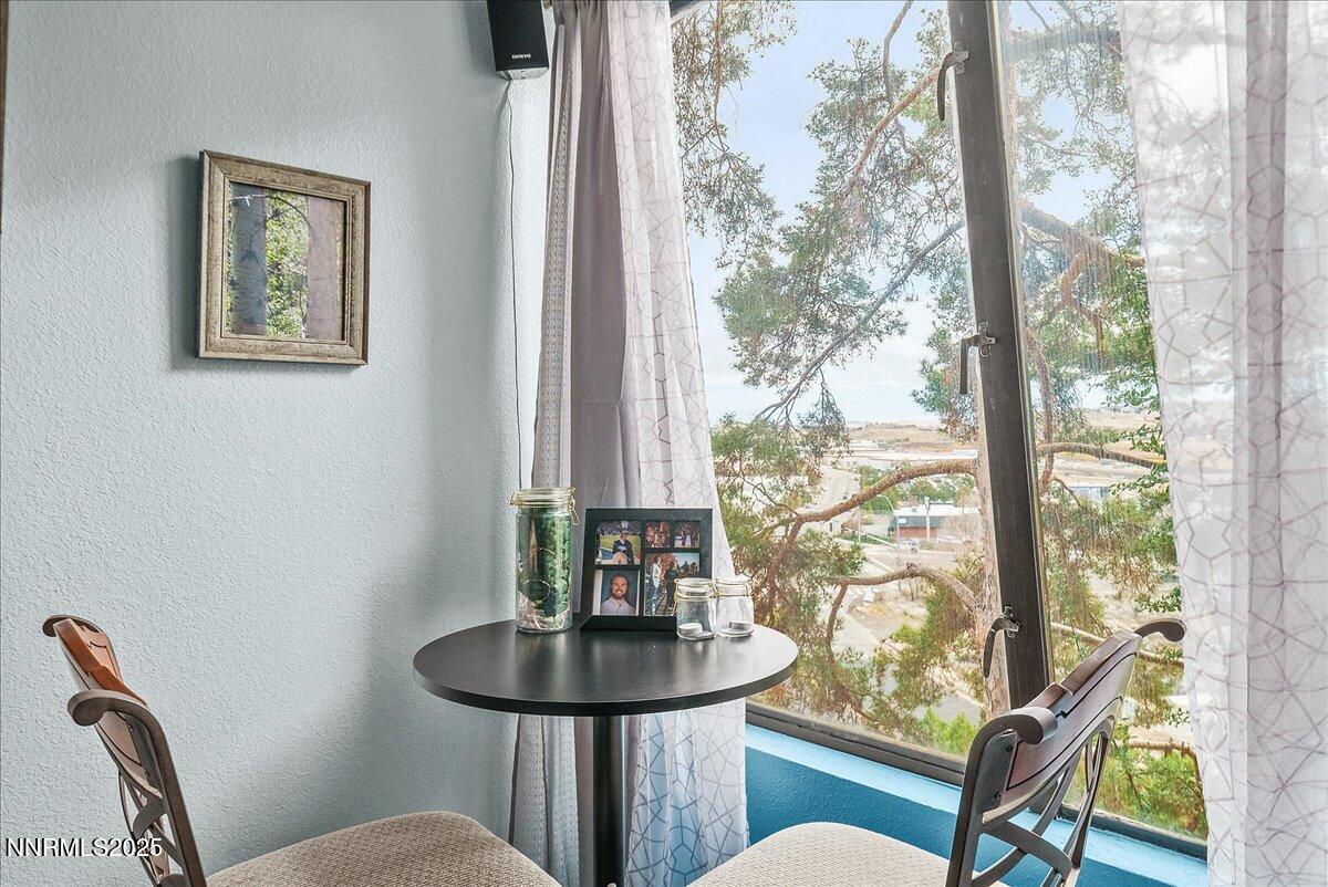 63 Vista Rafael Parkway Reno, NV 89503 - Photo 8 of 24 a bathroom with a toilet sink and mirror