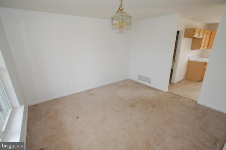 4250 Rinehart Road Westminster, MD 21158 - Photo 4 of 23 Dining Room