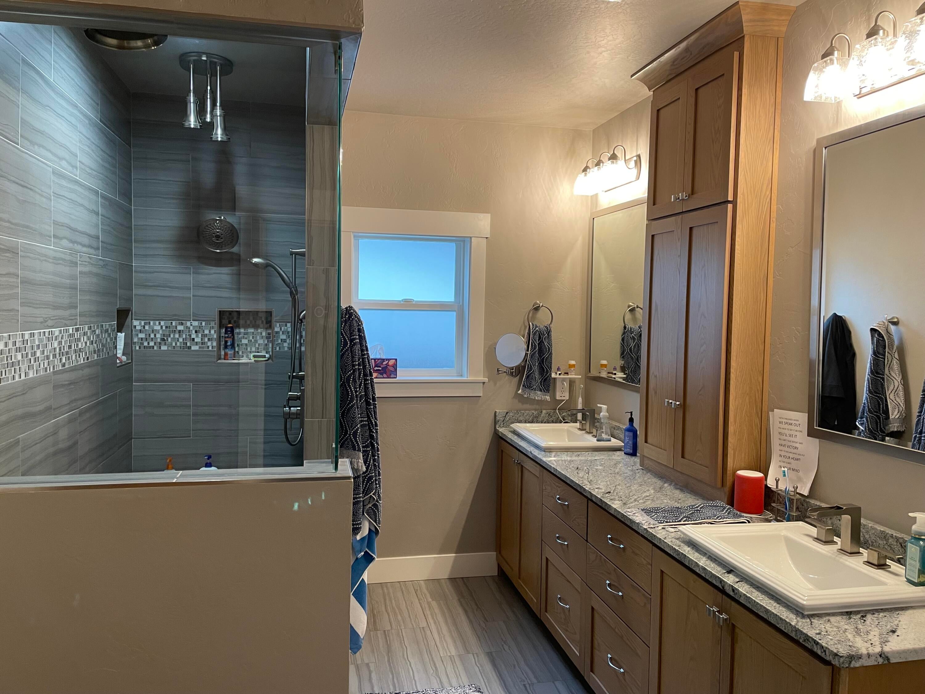 2025 Rabun Way Central Point, OR 97502 - Photo 13 of 24 Master Bath