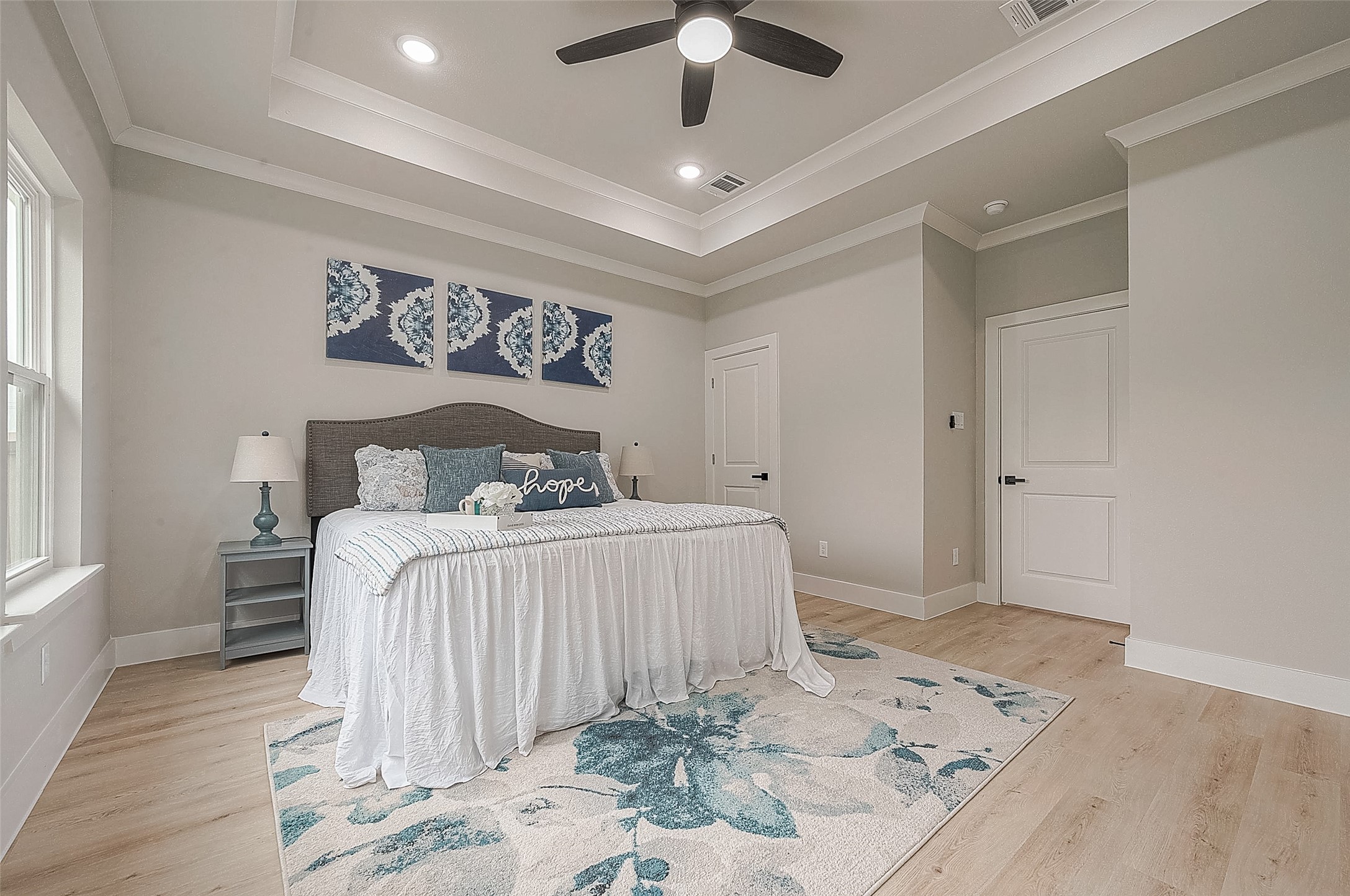 3835 Mainer Street Houston, TX 77021 - Photo 8 of 21 PRIMARY BEDROOM