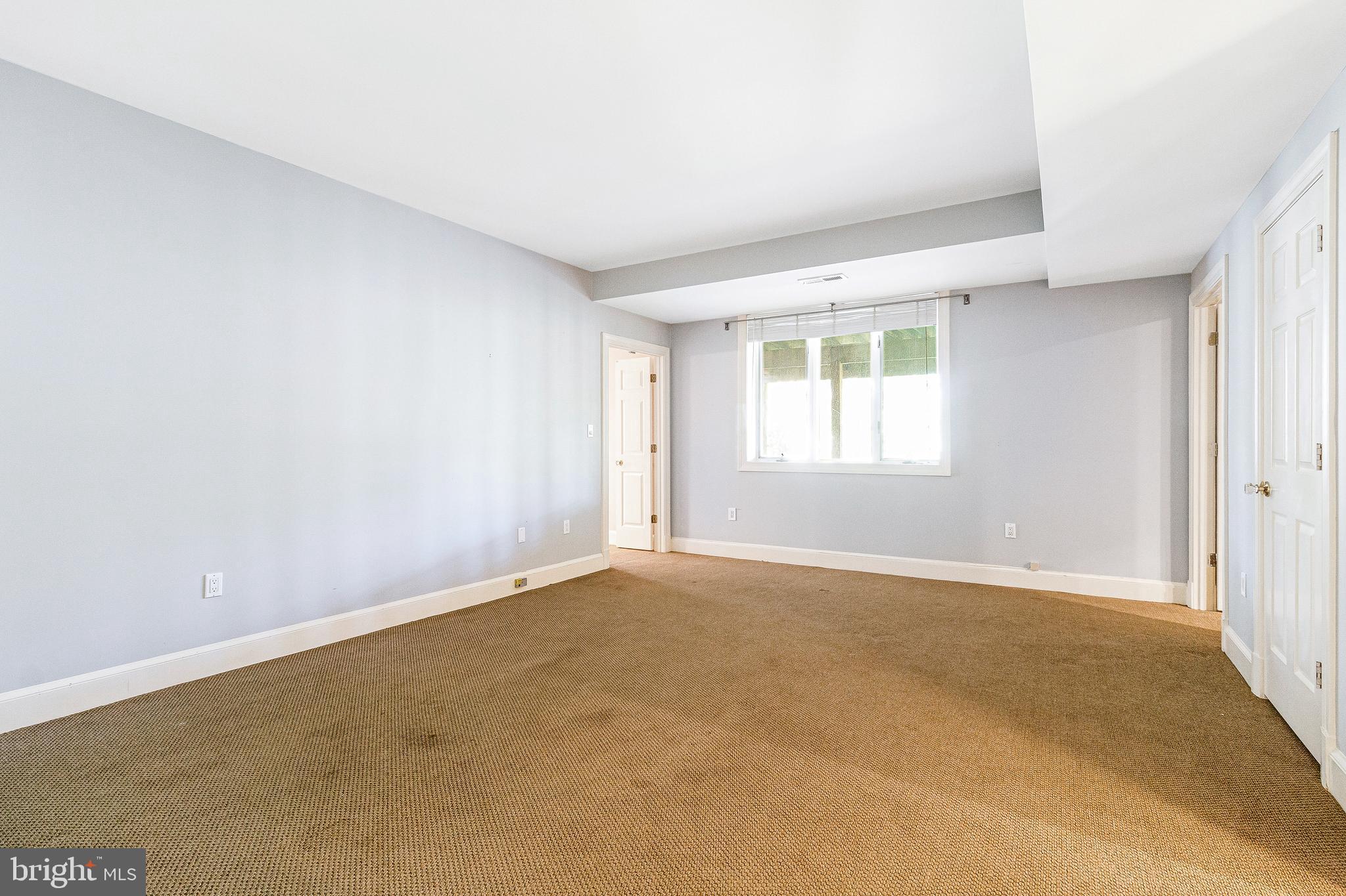 938 Douglass Drive McLean, VA 22101 - Photo 76 of 105 an empty room with a windows and closet