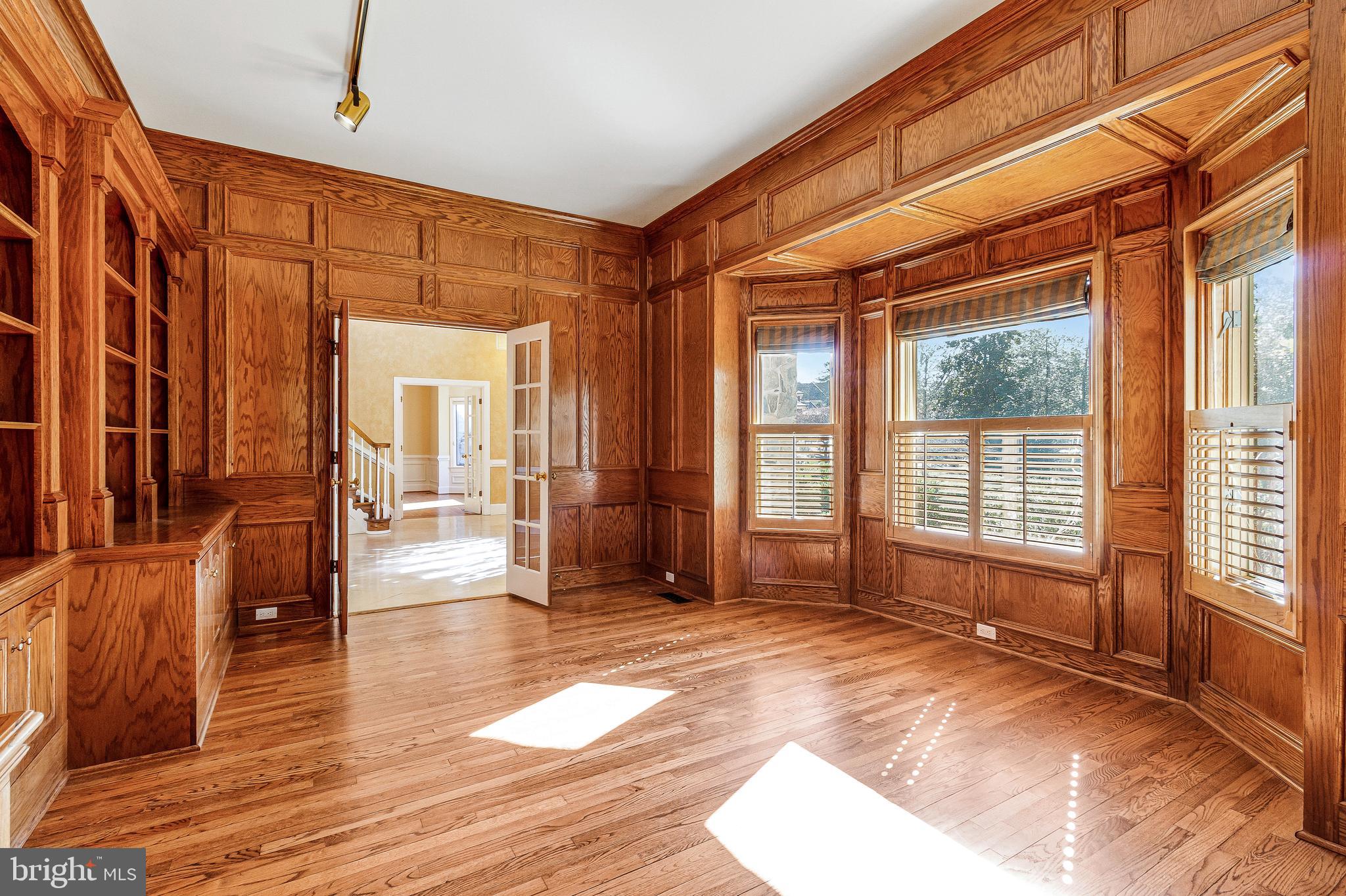 938 Douglass Drive McLean, VA 22101 - Photo 8 of 105