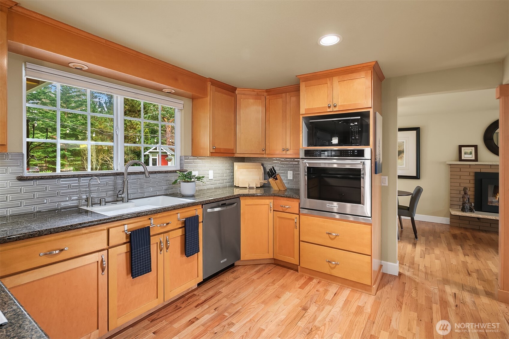 1452 8th Place South Edmonds, WA 98020 - Photo 8 of 38