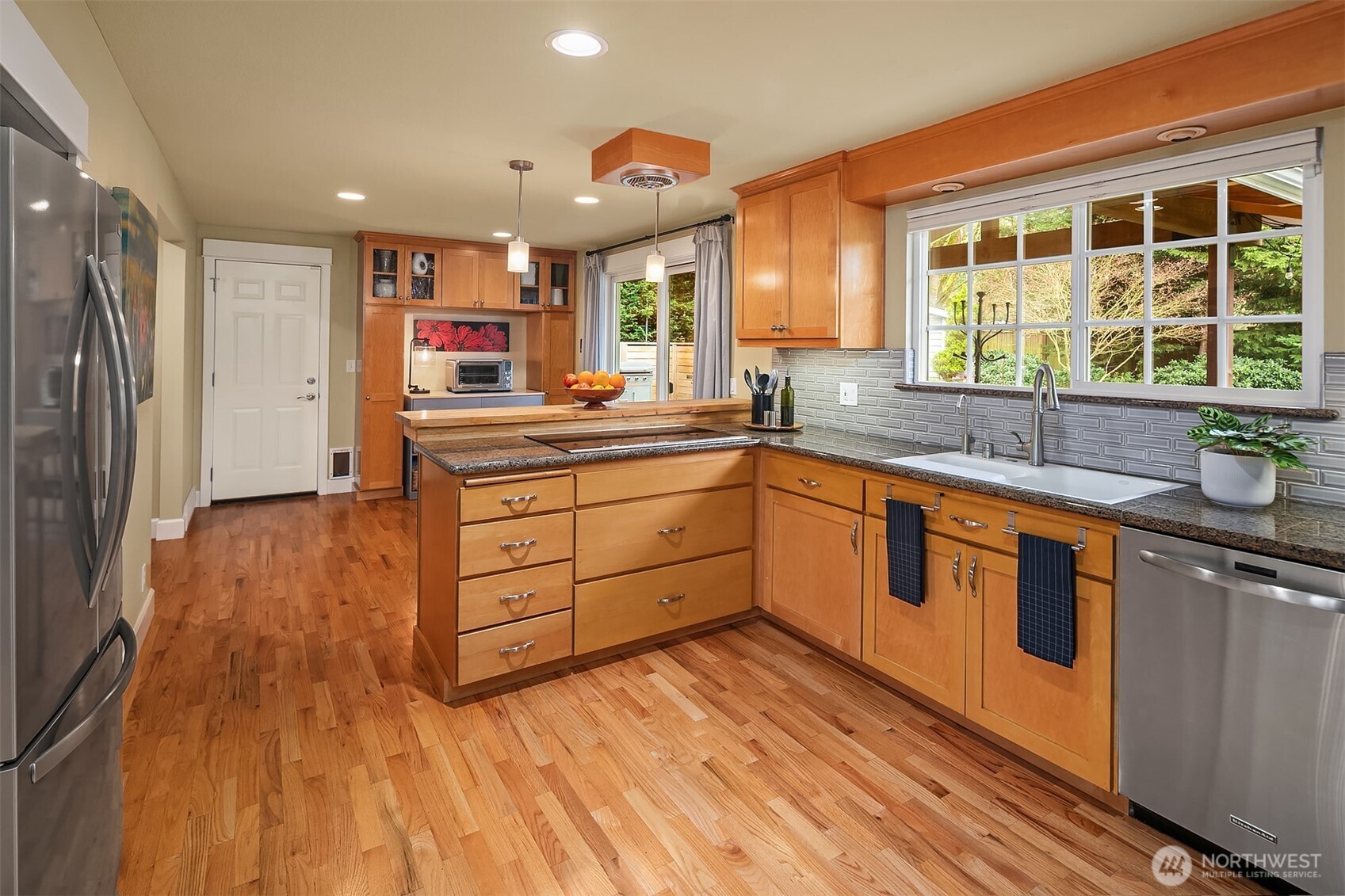 1452 8th Place South Edmonds, WA 98020 - Photo 9 of 38