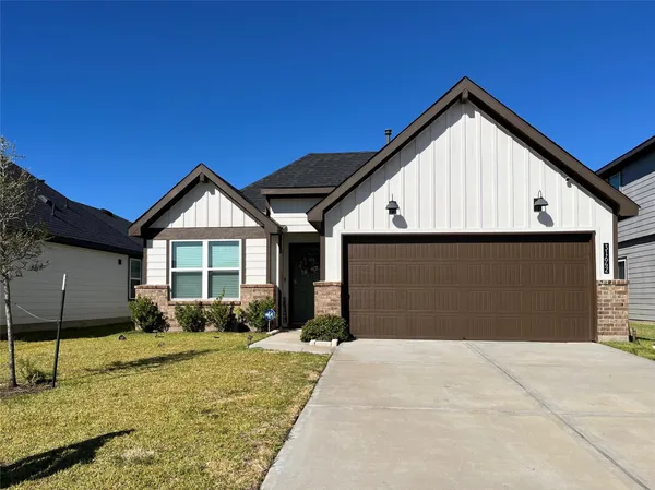 $2,100 | 31642 Featherstone Trail, Fulshear, TX 77441