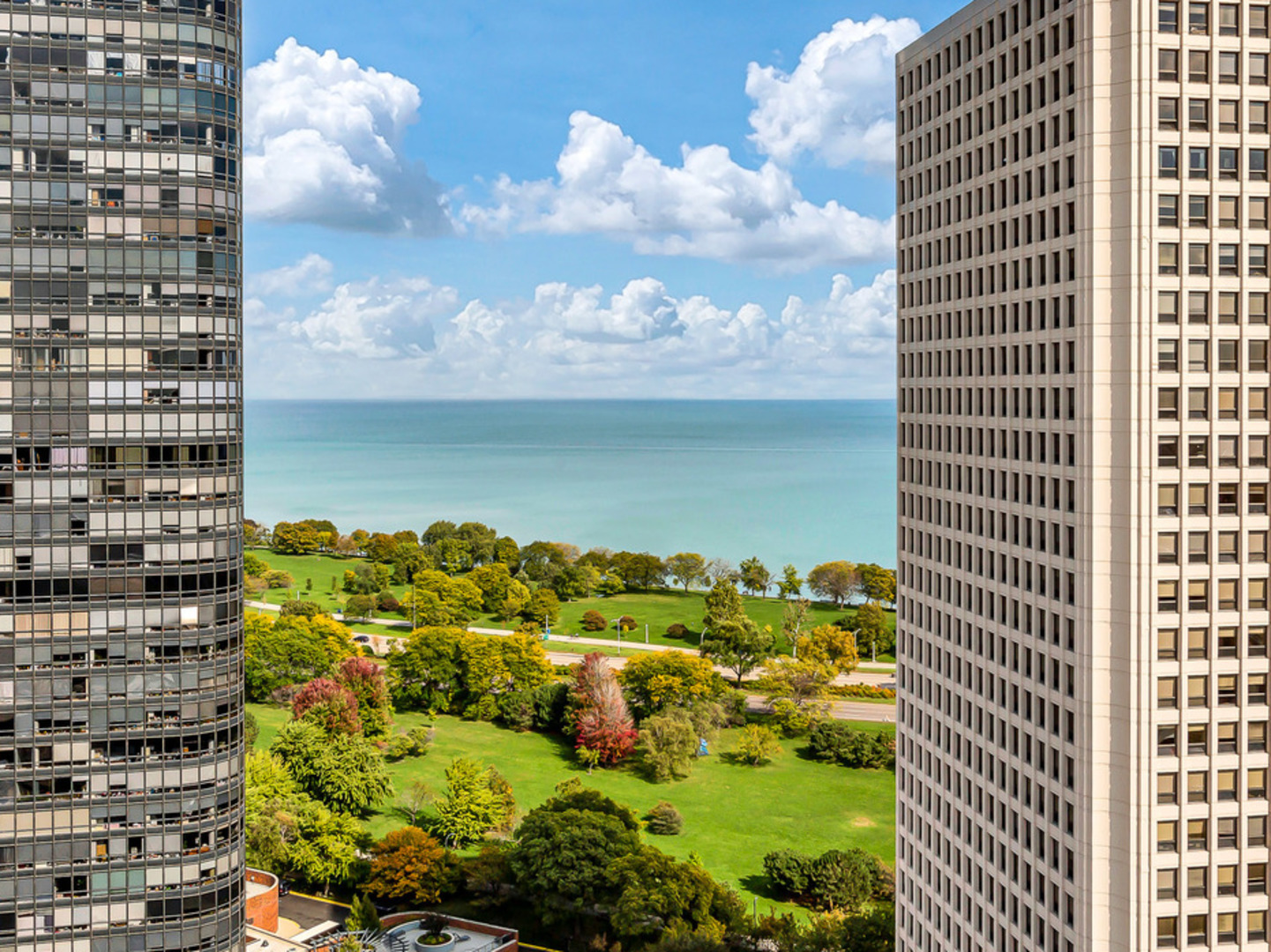 5320 North Sheridan Road, Unit 2002 Chicago, IL 60640 - Photo 11 of 57 a view of a city