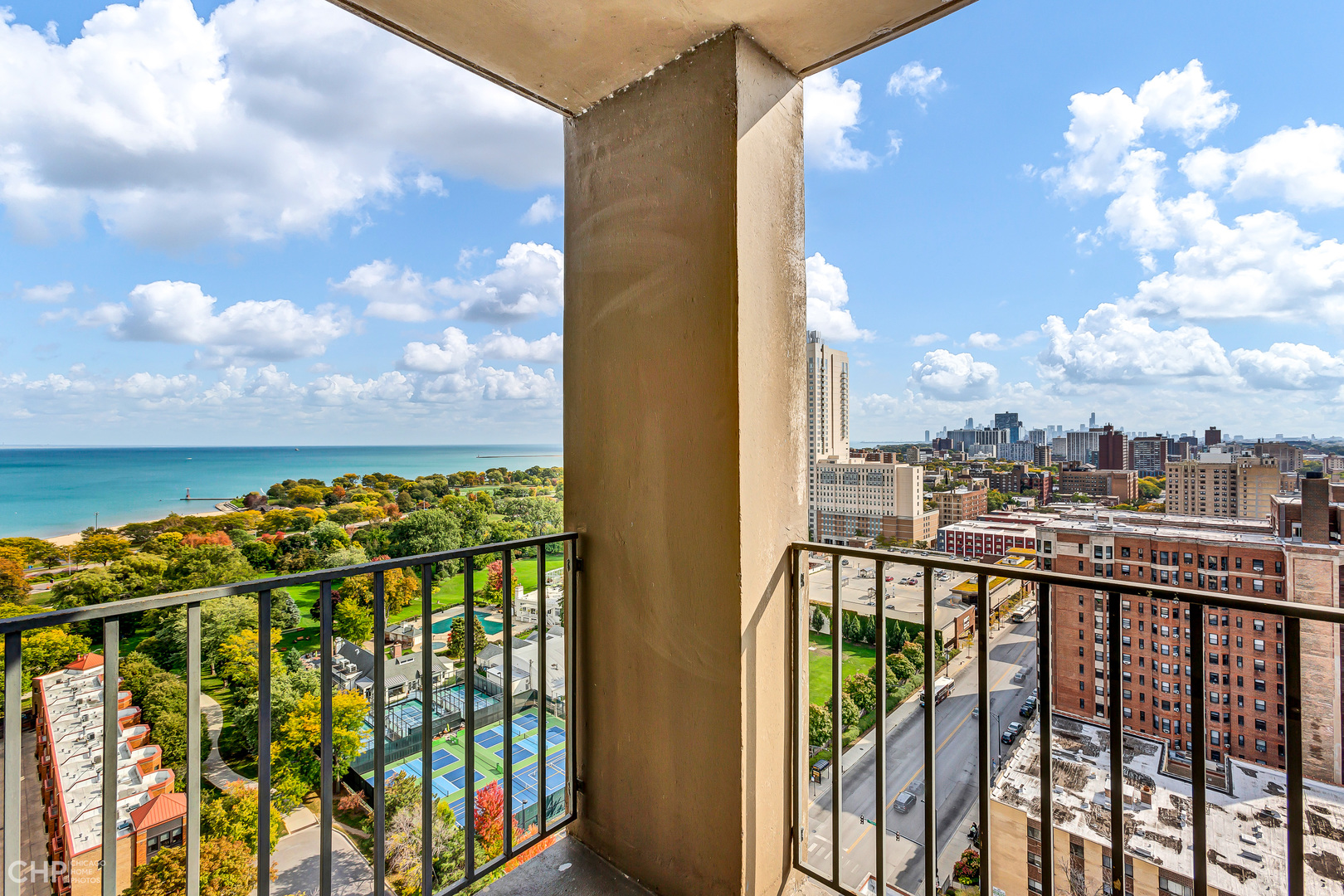 5320 North Sheridan Road, Unit 2002 Chicago, IL 60640 - Photo 18 of 57 a view of city with balcony