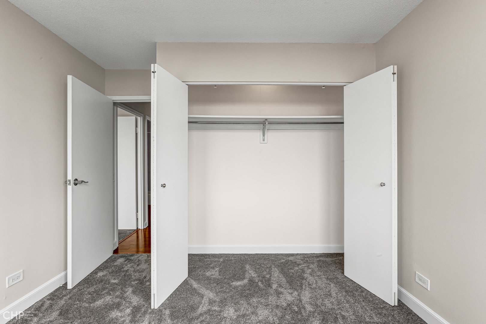 5320 North Sheridan Road, Unit 2002 Chicago, IL 60640 - Photo 34 of 57 a view of an empty room