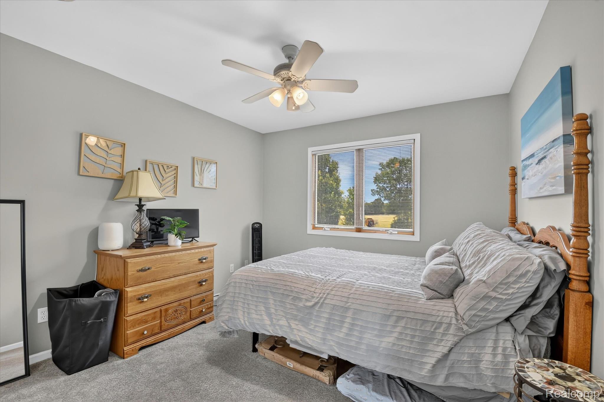 7040 McGuire Road Fenton, MI 48430 - Photo 21 of 43 33-7040-McGuire-Rd-Fenton-WindowStill.jpg