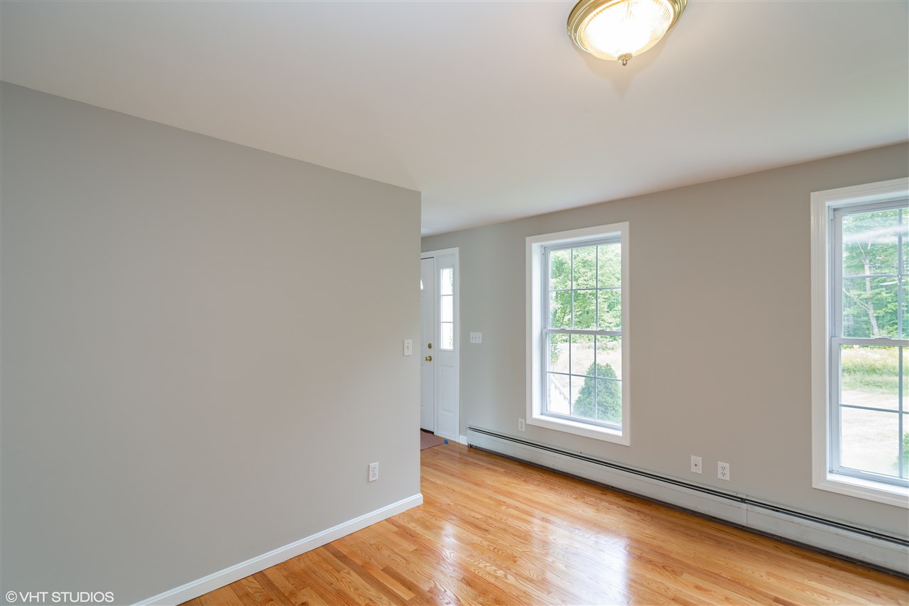 244 Middle Road Deerfield, NH 03037 - Photo 5 of 25