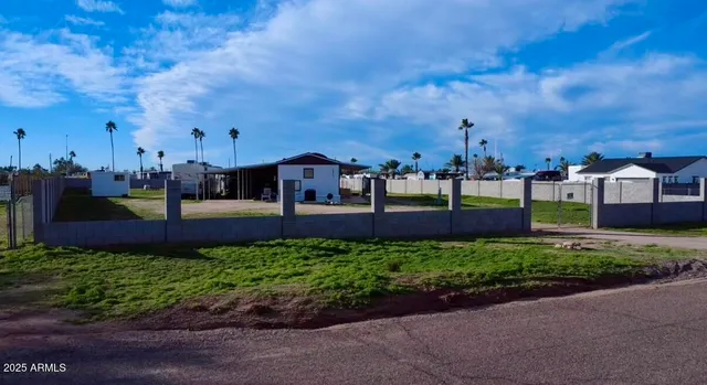 $325,000 | 1975 West Smoketree Street, Apache Junction, AZ 85120