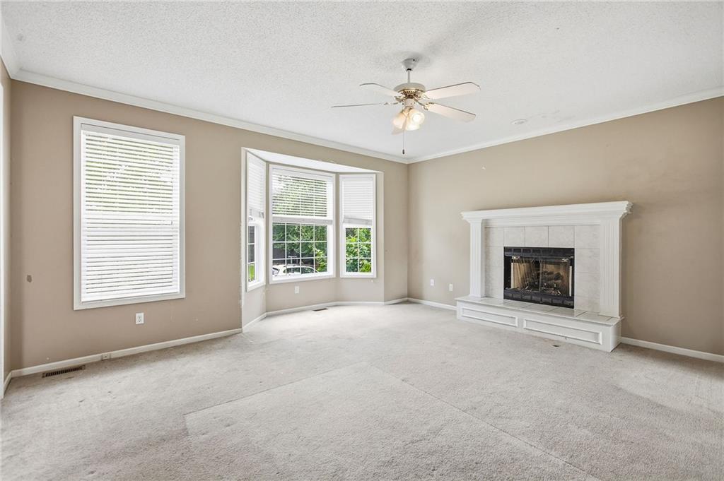4742 Mund Road Shawnee, KS 66218 - Photo 3 of 24