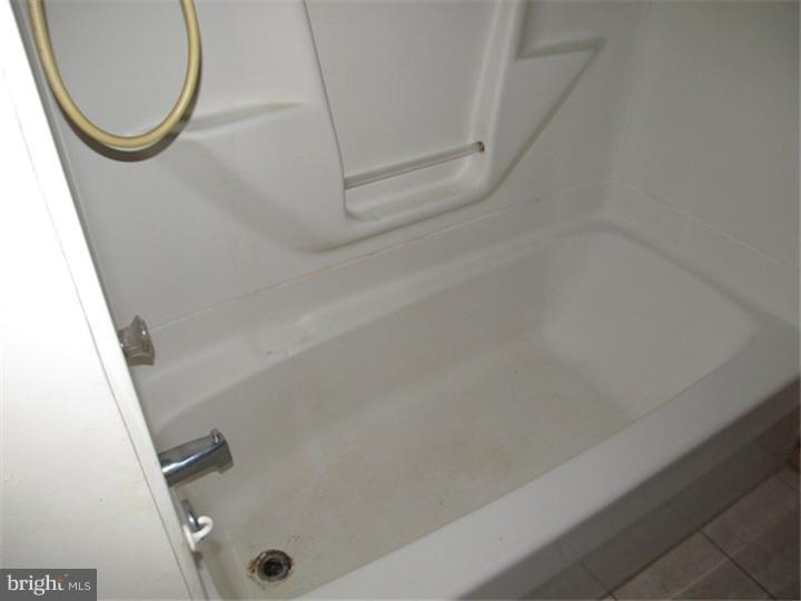 1423 New Holland Road Reading, PA 19607 - Photo 5 of 16 Bathroom