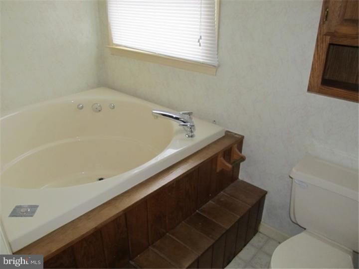 1423 New Holland Road Reading, PA 19607 - Photo 9 of 16 Master Bathroom