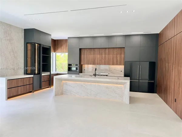 $1,750,000 | 19880 Southwest 134th Avenue, Miami, FL 33177