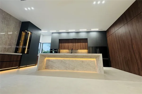 $1,750,000 | 19880 Southwest 134th Avenue, Miami, FL 33177