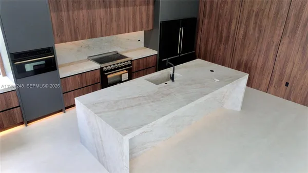 $1,725,000 | 19880 Southwest 134th Avenue, Miami, FL 33177